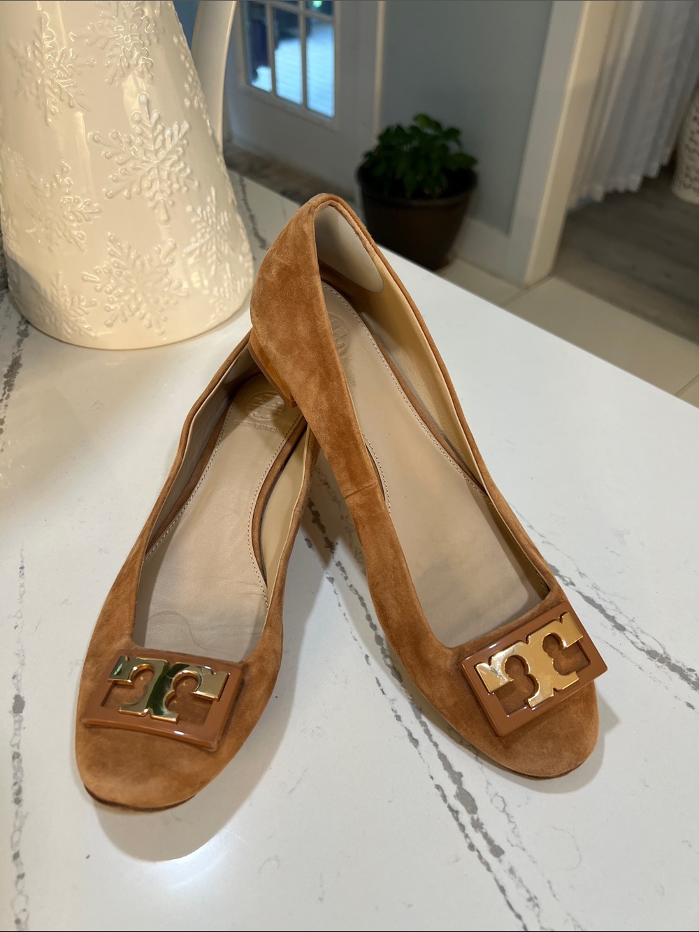 Tory Burch Gigi Block Caramel Suede Gold Logo Ballet Flats size 9